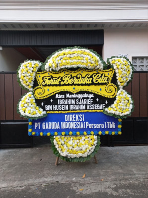 Papan Bunga Duka di Pucung